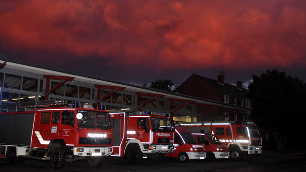 FdW-Feuerwehr-roter Himmel