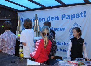 Niederkr-Pfarrfest2009-Messdienerstand