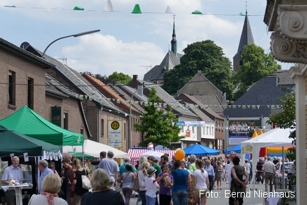 Blick in die Mittelstraße Gewerbefest-2015-02-Totale
