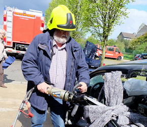 HKV-Geschäftsführer Werner Tiskens im Einsatz HKV-2016-Feuerwehrbesuch