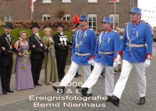 Oberkr-Kirmes2008-KönigsparadeMontag