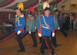 Dam-Brud-Stechschritt