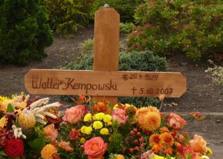 Kempowski-Grabkreuz