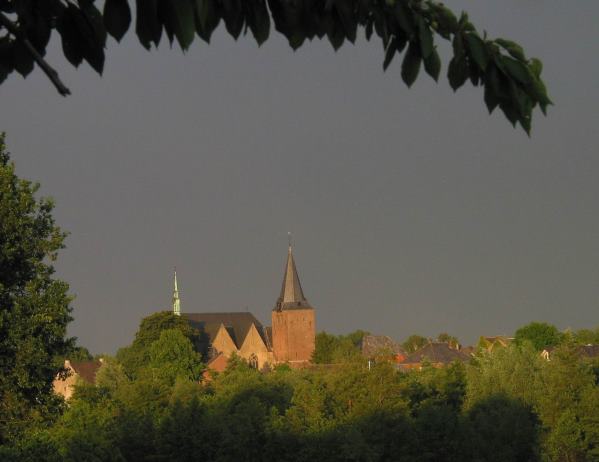 Niederkrüchen - Kirche Westseite
