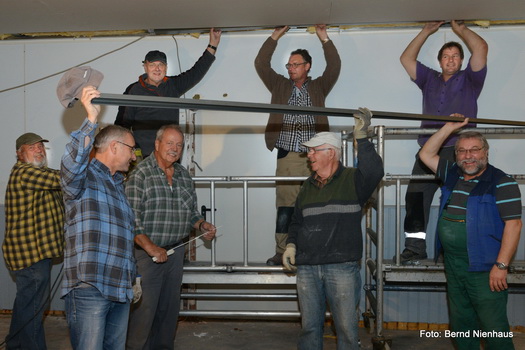 Fleißige Helfer in Aktion SSV-Niederkr-2015-Bauarbeiten