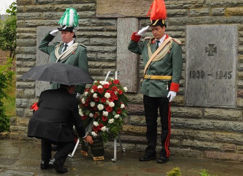 Oberk-2009-05-Kranzniederlegung