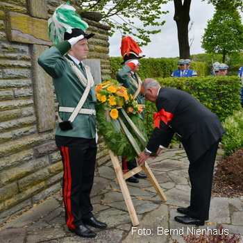 Oberkr-2015-23-Ehrenmal